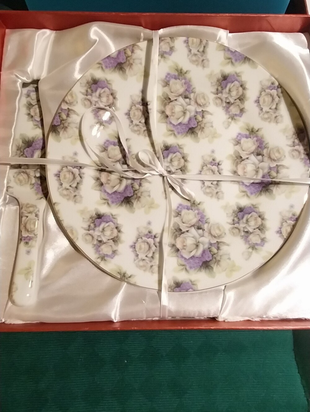 Floral Porcelain Cake Plate Set in White and Lavender